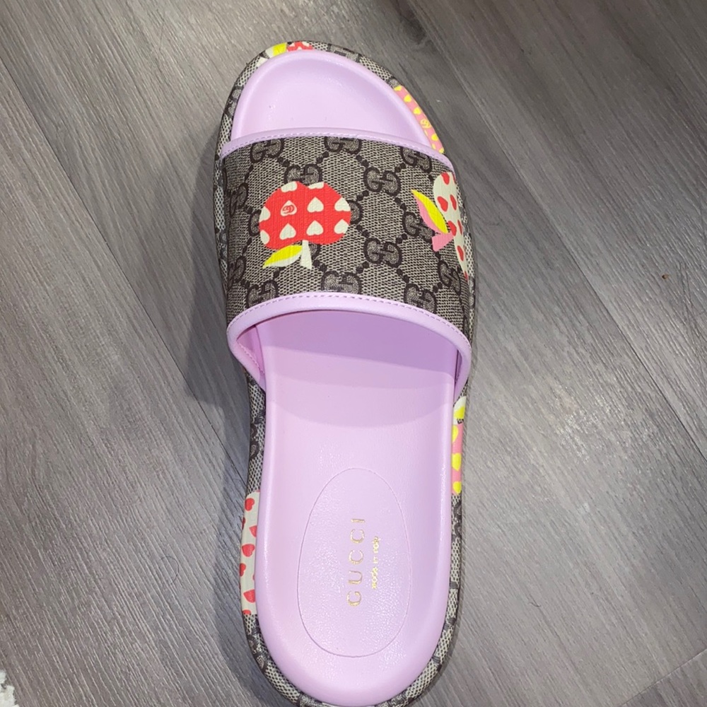 Gucci sandals